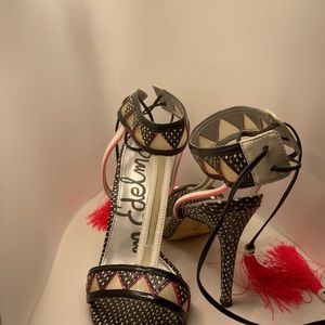 Sam Edelman rare tassel heels. Perfect for next vacation!